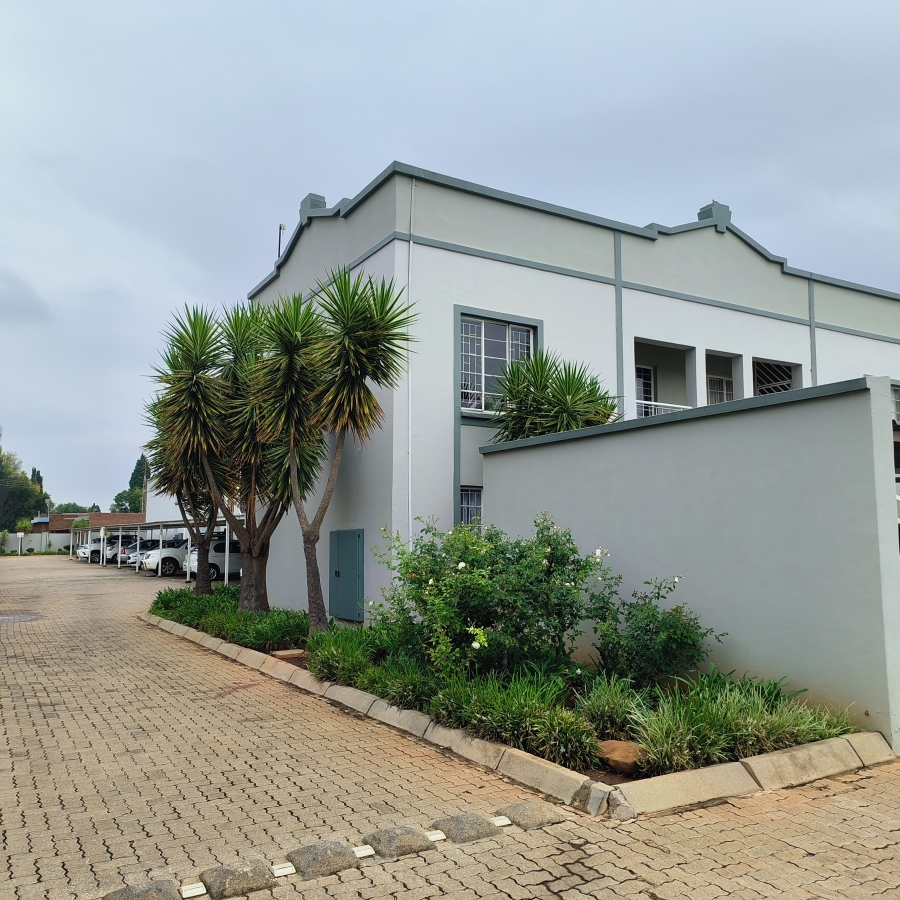 2 Bedroom Property for Sale in Kannoniers Park North West
